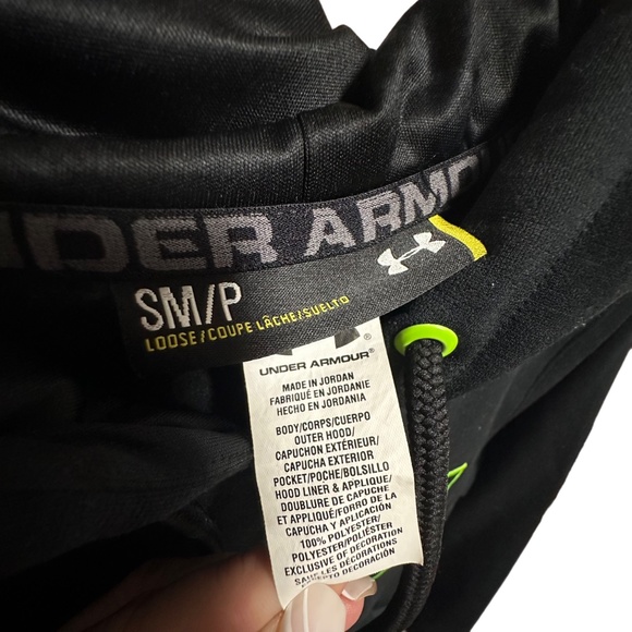 Under Armour: Men's Activewear Athletic Black with Green Patterns Hoodie - Picture 4 of 5